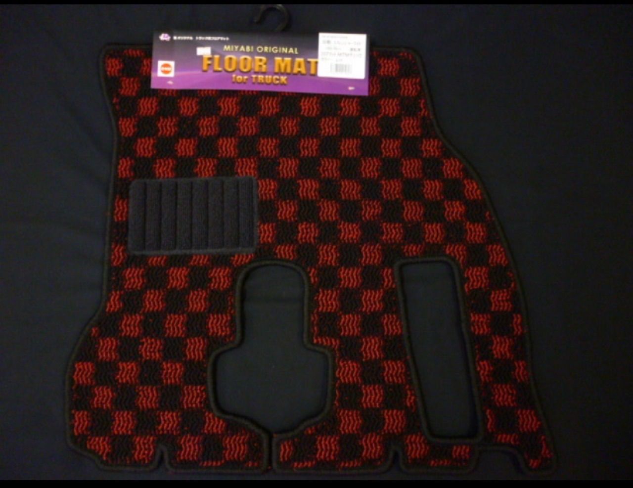 １７レンジャーワイド車用フロアマット運転席用レッド