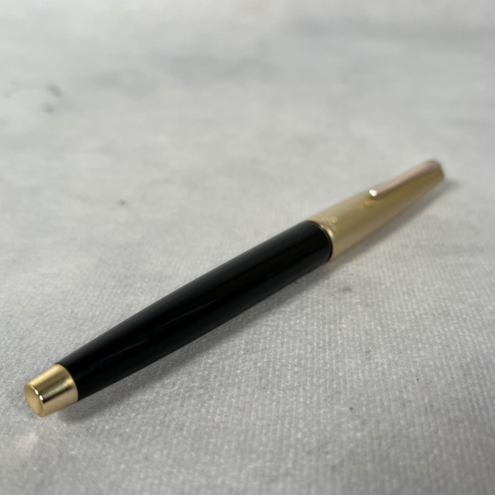 【管T120】PLATINUM プラチナ 万年筆　P66-100 14K ブラック ゴールドカラー 本体のみ 現状渡し 筆記未確認