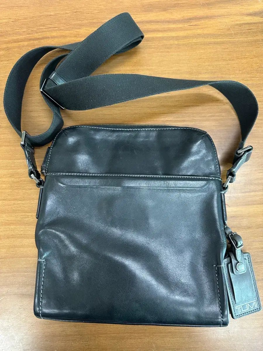 トゥミ TUMI クロスバック メッセンジャーバッグ 063017D 正規品