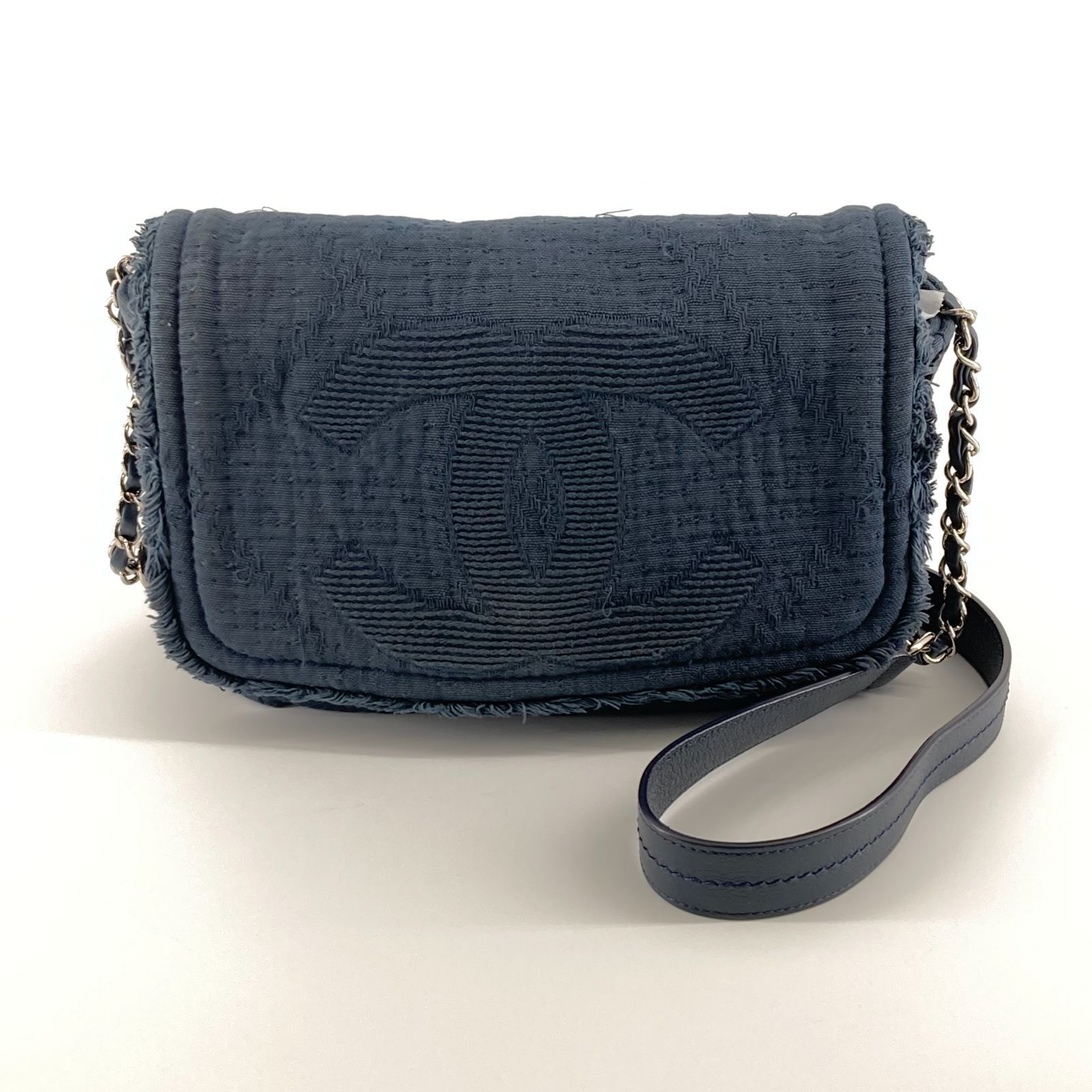 CHANEL（シャネル）パイル地 チェーンショルダー バッグ ブルー - メルカリ