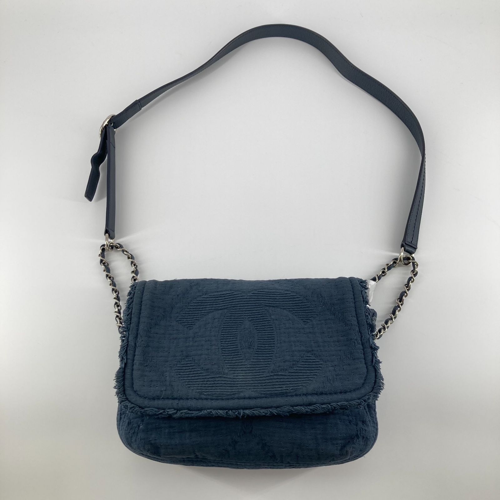 CHANEL（シャネル）パイル地 チェーンショルダー バッグ ブルー - メルカリ