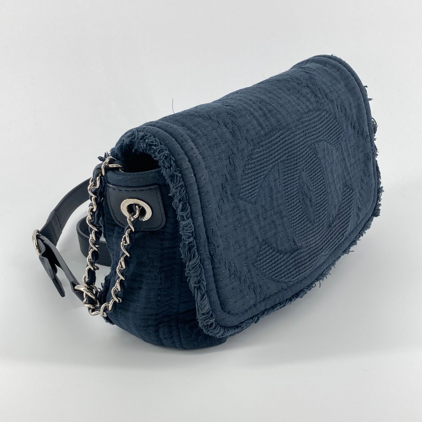 CHANEL（シャネル）パイル地 チェーンショルダー バッグ ブルー - メルカリ