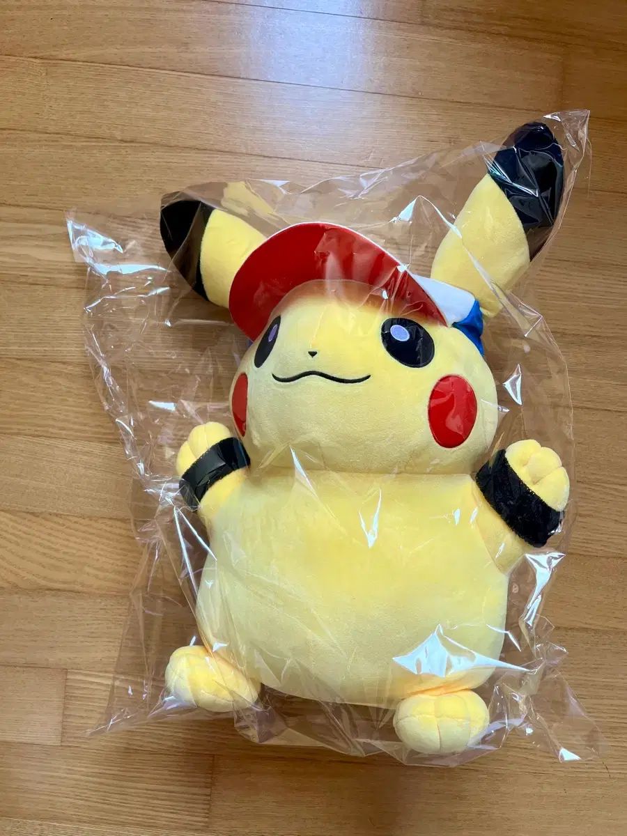 ポケットモンスター STORE ポケットモンスター RUN オーバーサイズ ピカチュウ ぬいぐるみ