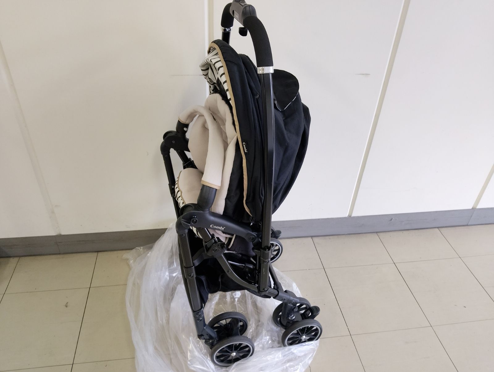 中古・美品・クリーニング済】コンビ ベビーカー スゴカル 4キャス 