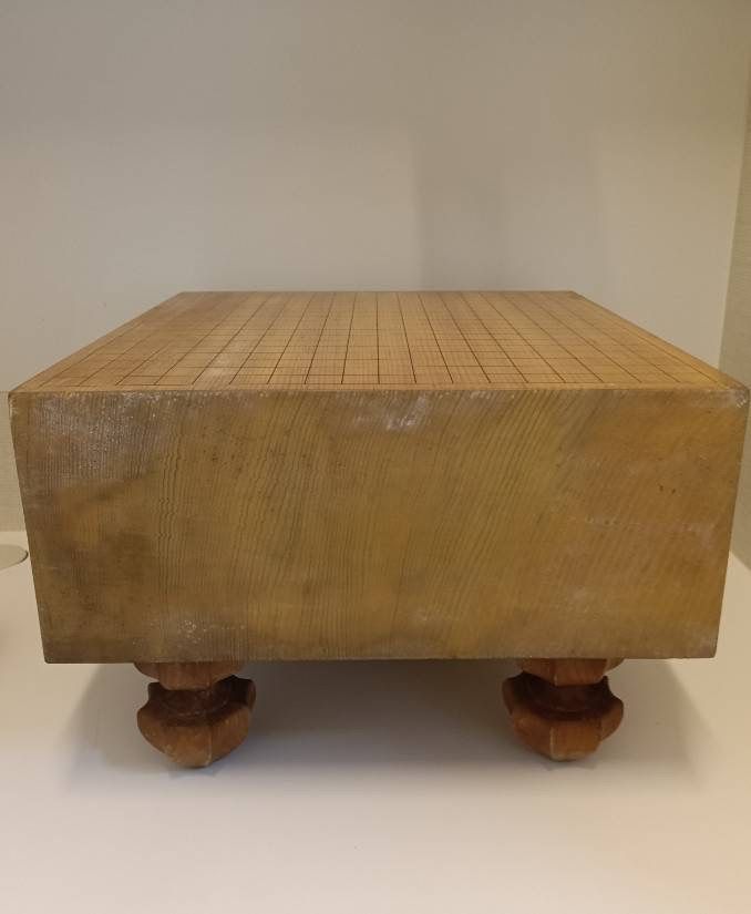 中古品】 木製 囲碁盤 脚付き 碁石 セット ボードゲーム 囲碁 現状品