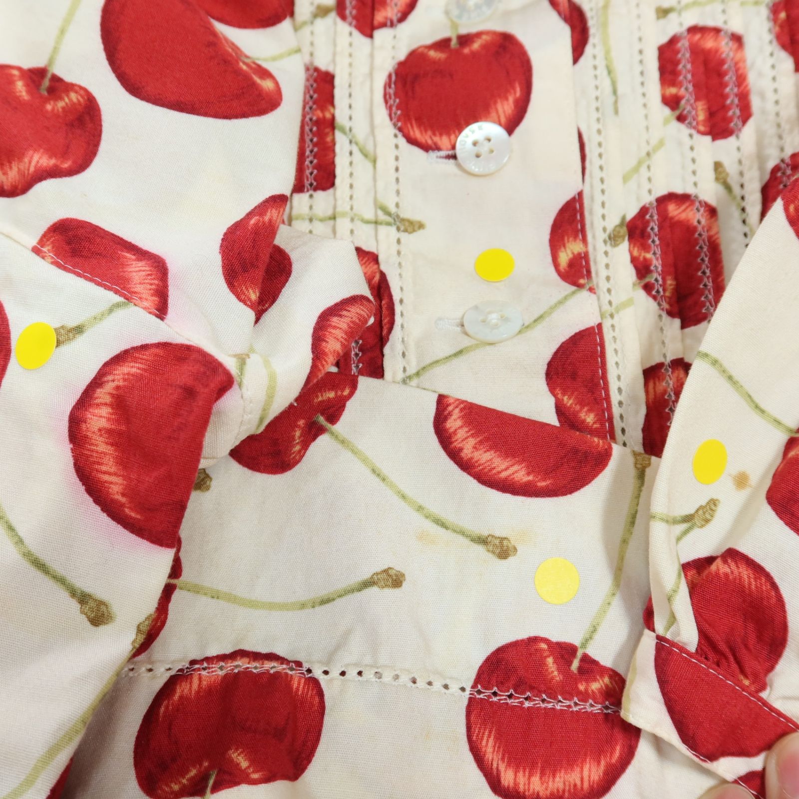ピンクハウス★さくらんぼがいっぱい♪ワンピース ピンタック パフ袖 前開き ベルト付 華やか チェリー クリーム系 z20139 ピンクハウス★さくらんぼがいっぱい♪ワンピース ピンタック パフ袖 前開き ベルト付 華やか チェリー クリーム系 z20139