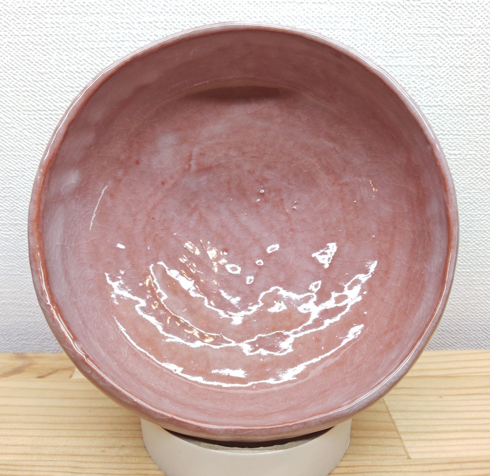 送料込【逢絢亭・新品】茶道具 茶碗 楽焼 赤楽 上物 松楽窯 紙箱入り 逢絢亭・新品】茶道具 茶碗 平茶碗 馬盥茶碗 楽焼 赤楽 松楽窯 紙箱