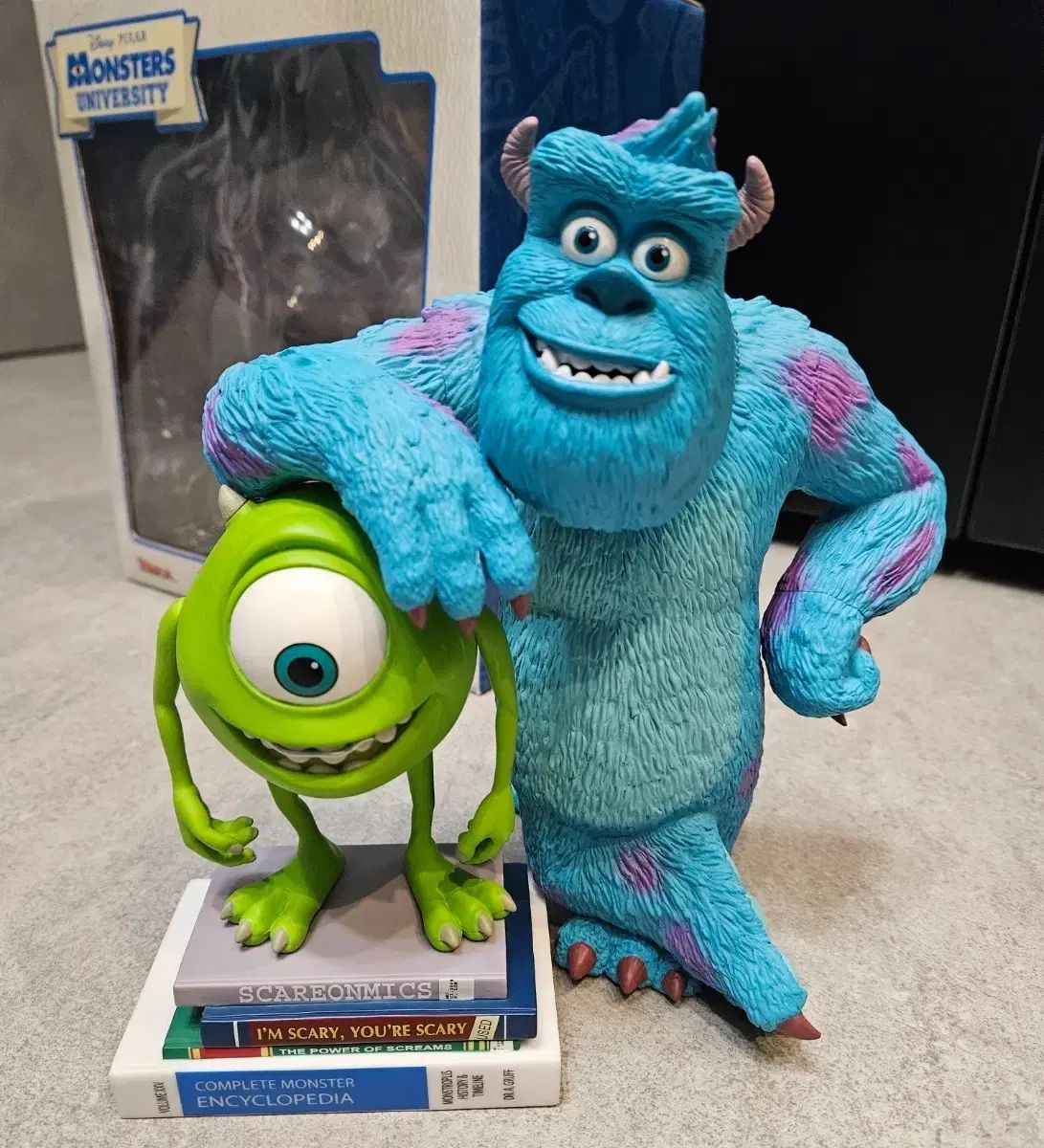 Hot Toys ホットトイズ モンスターズ・ユニバーシティ - マイク&サリー