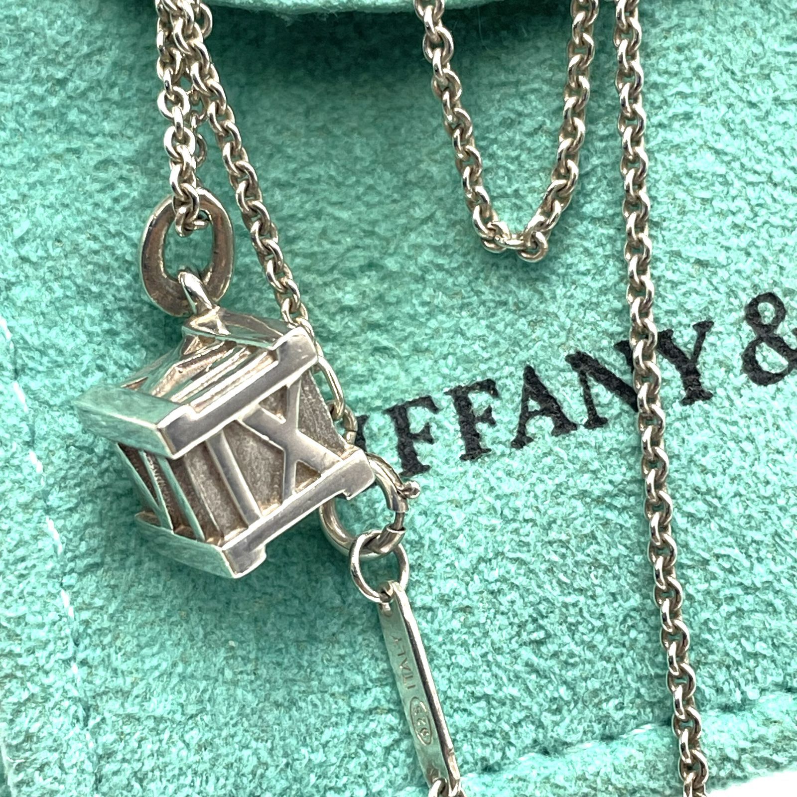 【ローマ数字モチーフが魅力の上品な一本/美品】TIFFANY＆Co. ティファニー アトラス キューブ トップ ネックレス ペンダント シルバー SV925 ローマ数字 レディース メンズ 男女兼用 プレゼント ギフト 保存袋付き 当店基準真贋確認済