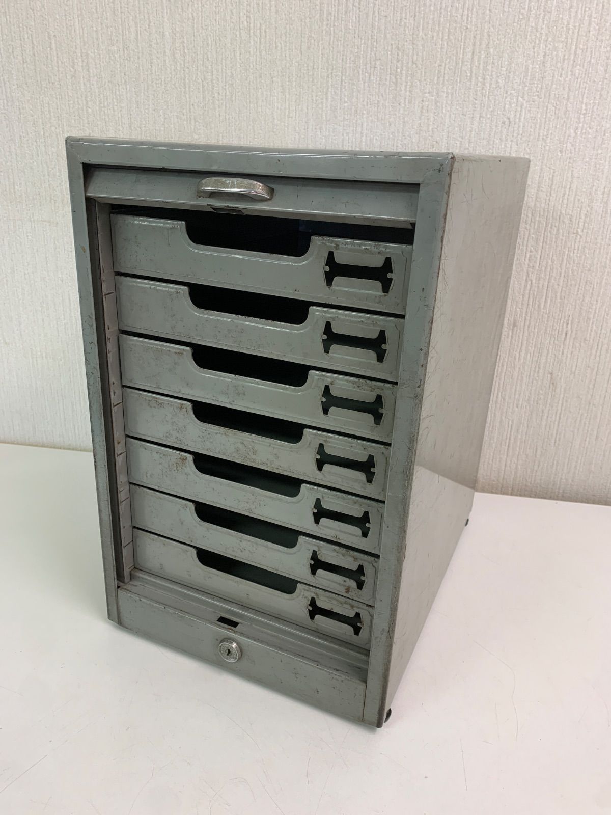 スチールラック　レターケース　引き出し　シャッター　昭和レトロ　アンティーク フォロー割対象商品】昭和レトロ スチールケース7段 シャッター付き