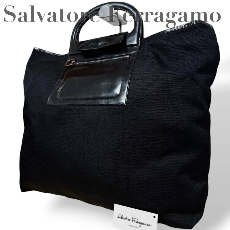 ☆★希少★Salvatore Ferragamo 　サルヴァトーレフェラガモ ★トートバッグ　ガンチーニ　大容量　A4収納可　折りたたみ　ブラック　ロゴ★♯2551
