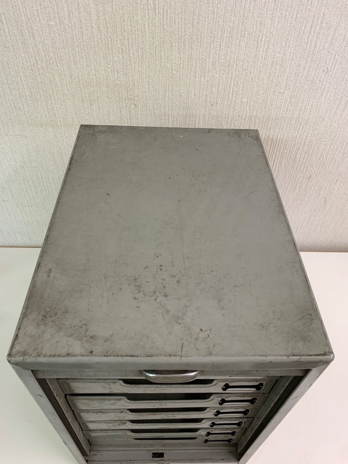 フォロー割対象商品】昭和レトロ スチールケース7段 シャッター付き