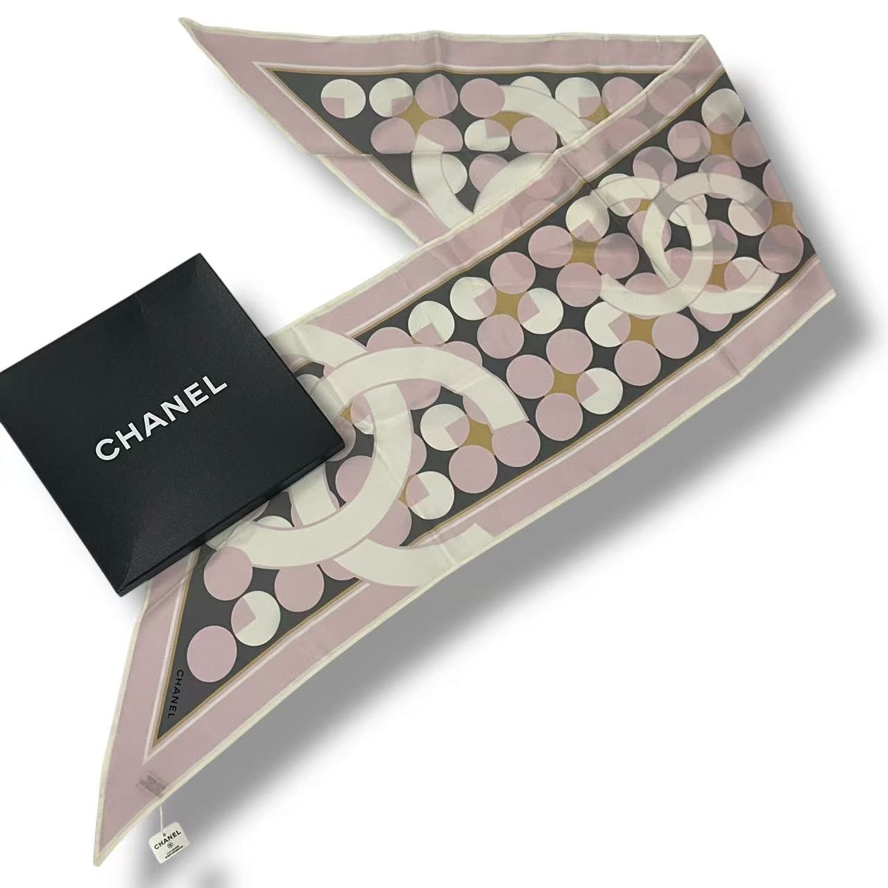 CHANEL シャネル シルクバンダナ スカーフ ツイリー 未使用品 CHANEL シャネル ツイリー スカーフ シルク ココマーク