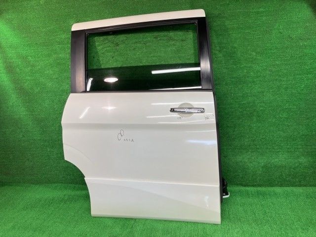 セレナ GFNC27 右リアドア ハイウェイスター 4WD 8人 アサヒ M2L3 H210M-5TFMB QAB