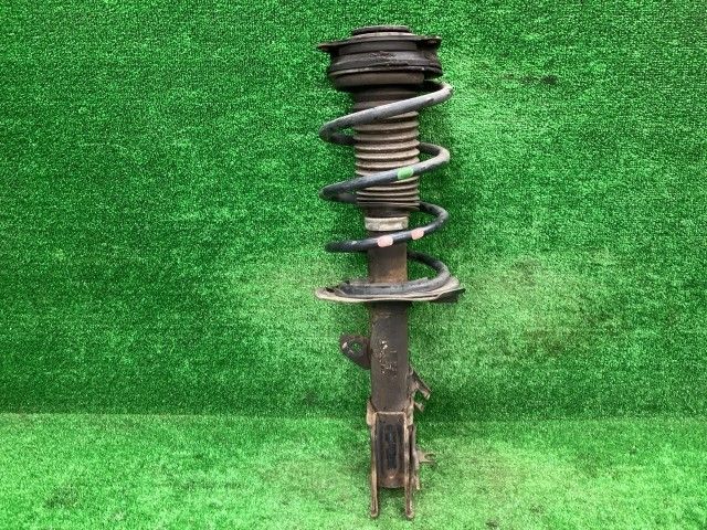 セレナ GFNC27 右フロントストラット ハイウェイスター 4WD 8人 54302 