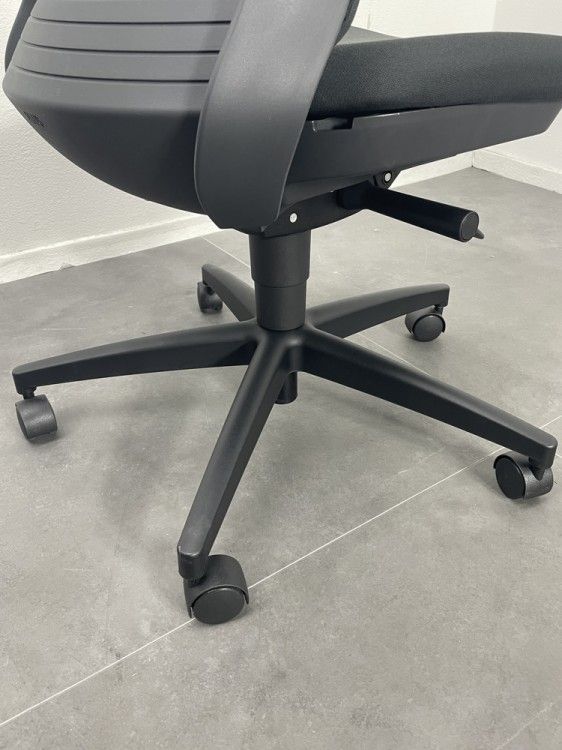 【中古品】プラス ベネスシリーズ ベネスチェア KC-BN30SL BK ブラック