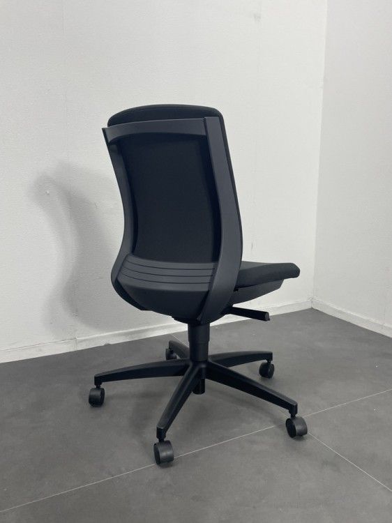 【中古品】プラス ベネスシリーズ ベネスチェア KC-BN30SL BK ブラック