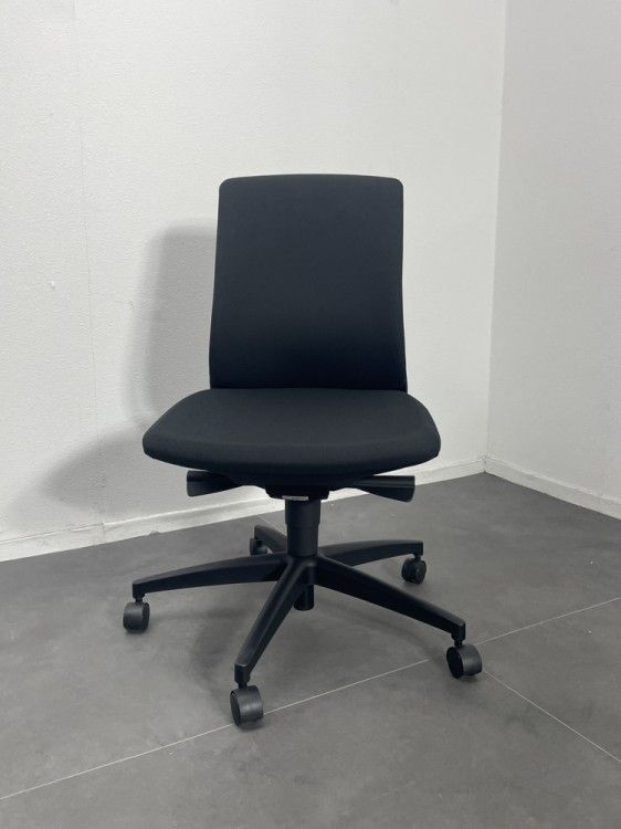 【中古品】プラス ベネスシリーズ ベネスチェア KC-BN30SL BK ブラック