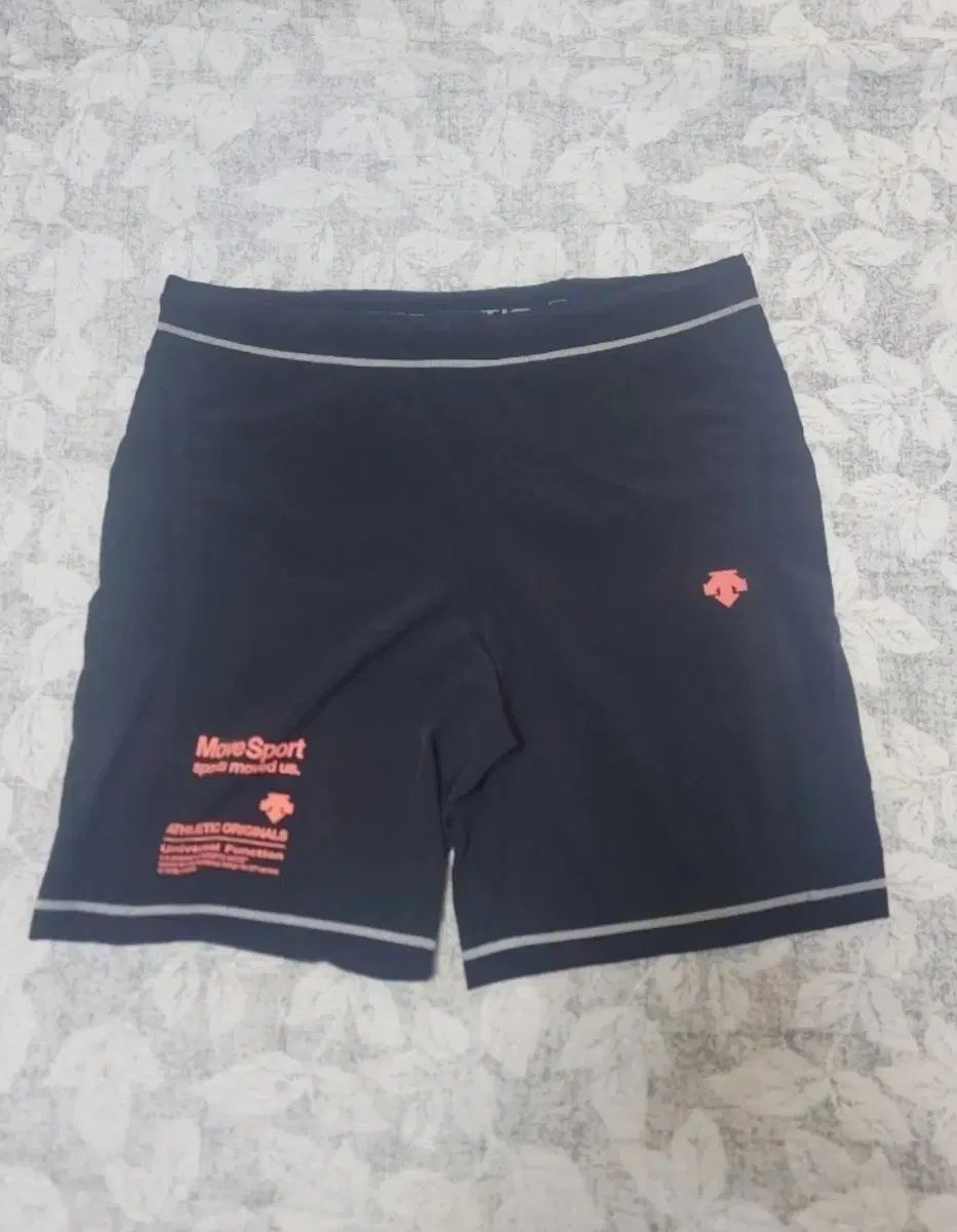 デサント 機能性 ハーフパンツ