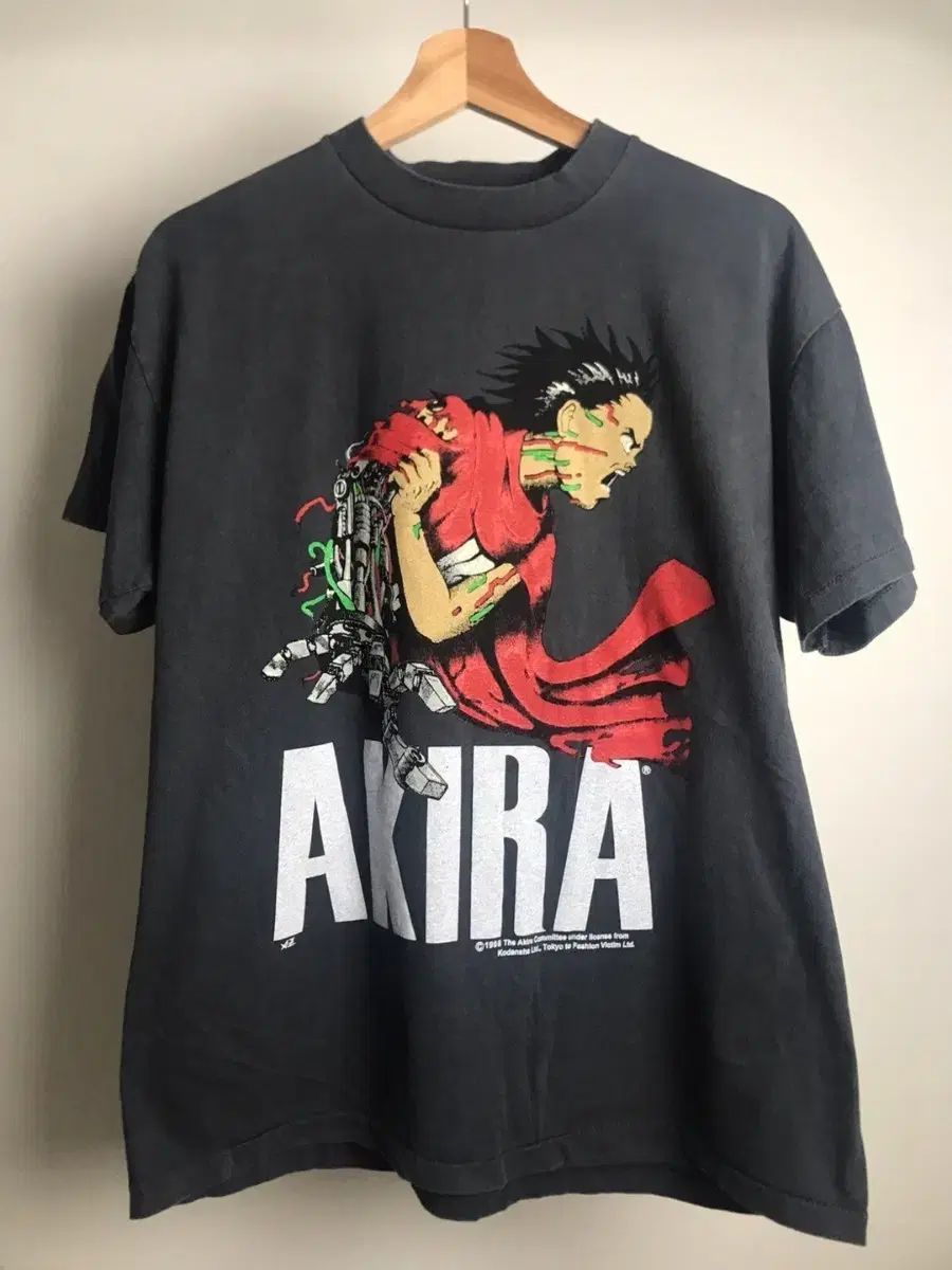 アキラAkira 日本 アニメ Tシャツ XL