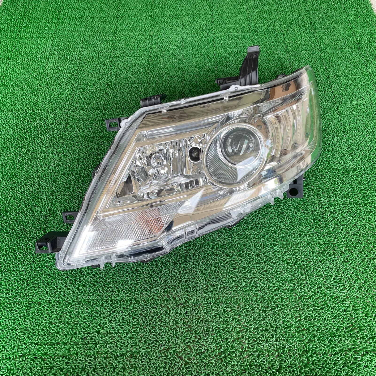 セレナ ヘッドライト 左右 HID 後期 C25/NC25 100-24921 日産