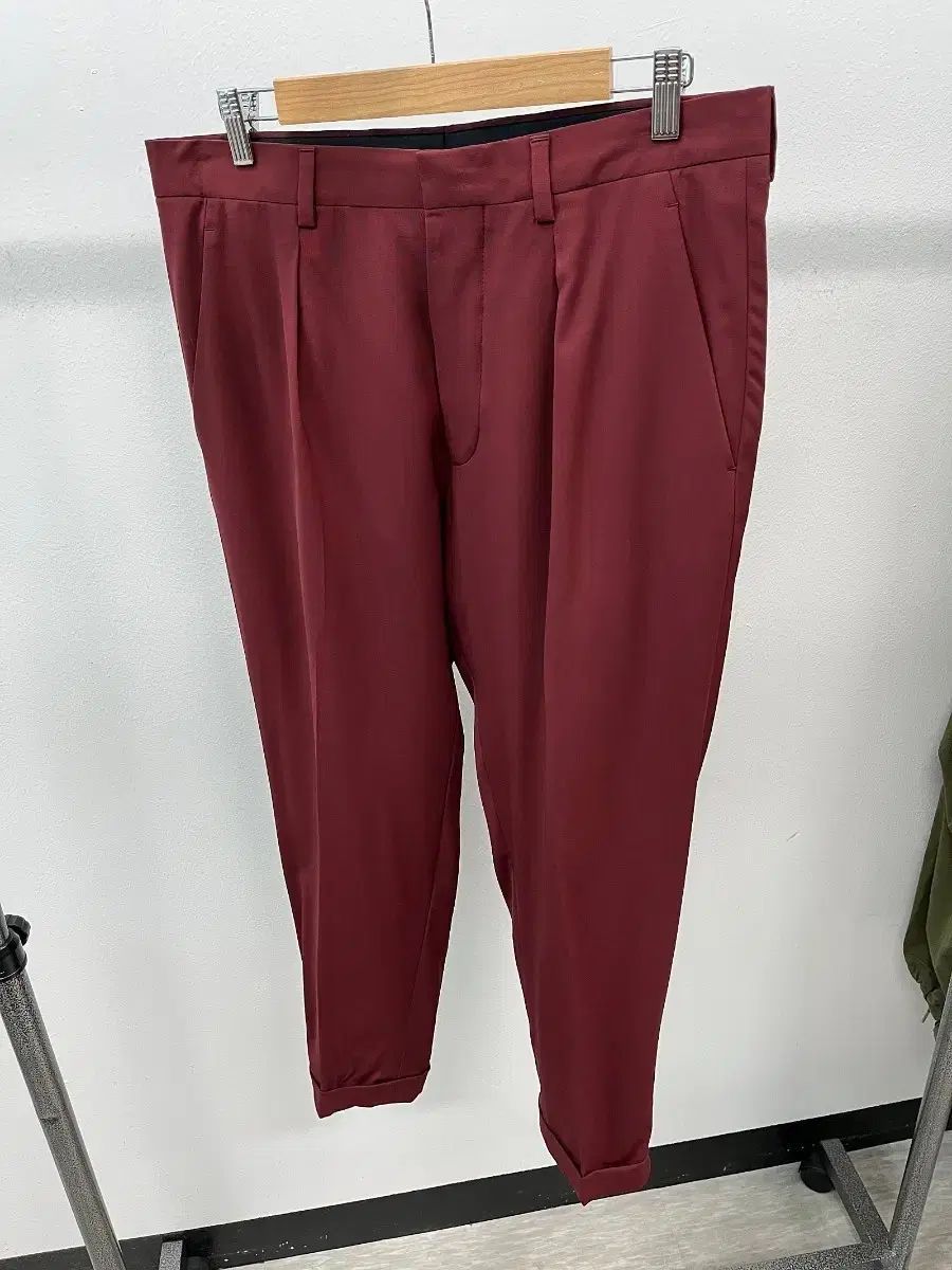 32) PRADA プラダ バーガンディ スラックス