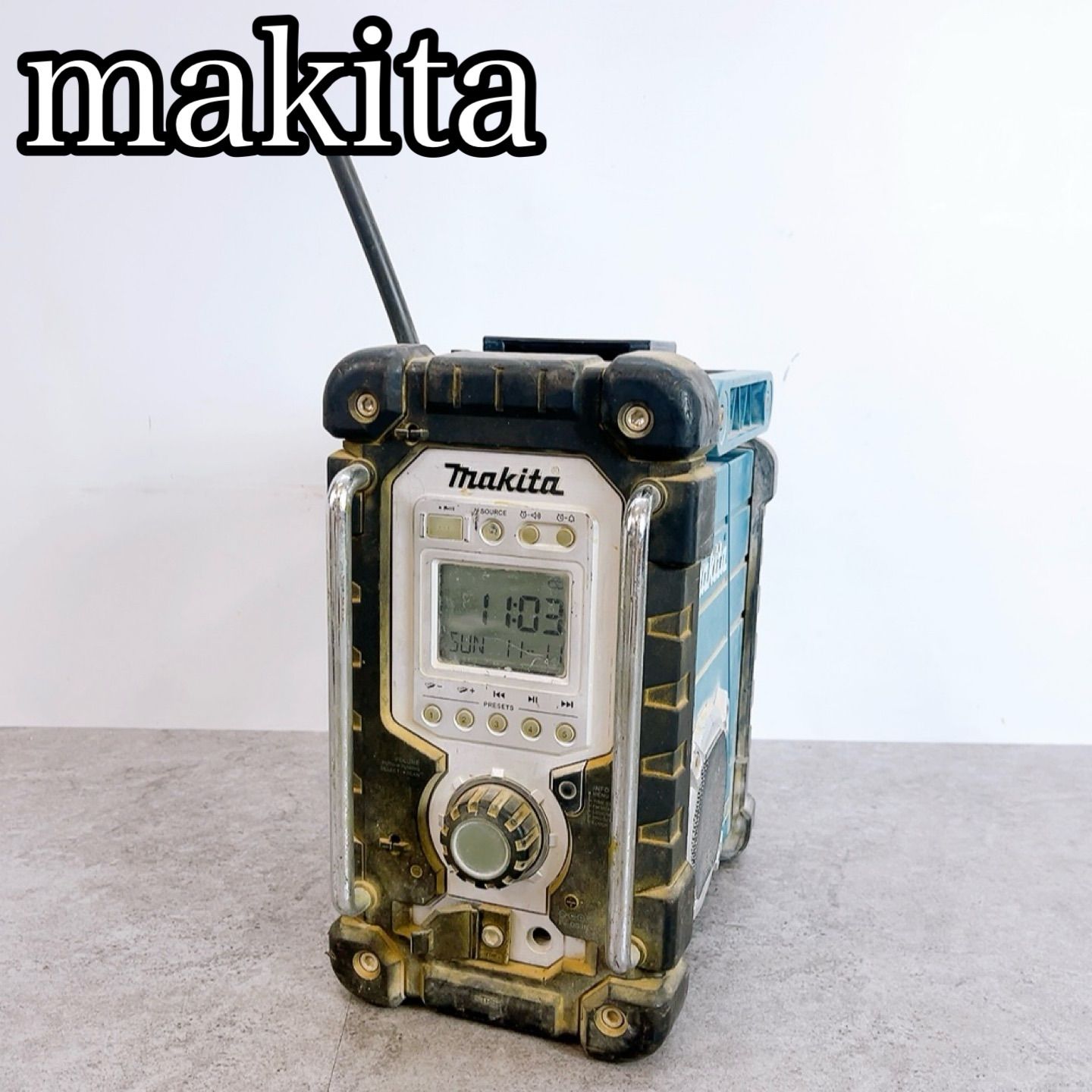 H-1305 Makita マキタ 充電式ラジオ MR103 ブルー/ブラック 中古 動作確認済み AM/FM 現場ラジオ 工具用 バッテリー対応 防滴 IPX4