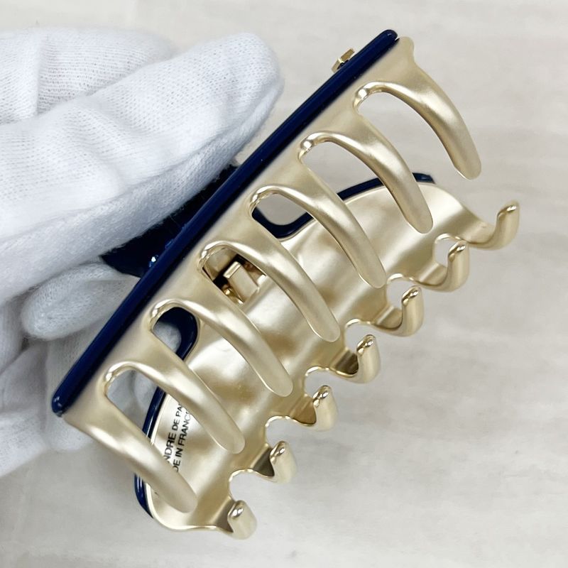 中古】 ALEXANDRE1 ヘアクリップ Mサイズ ネイビー×ゴールド ライン