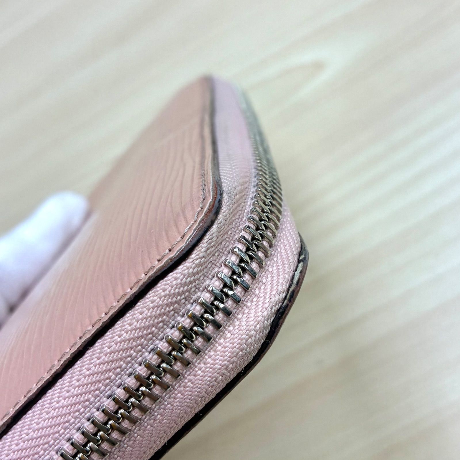 ルイヴィトン LOUIS VUITTON】ジッピーウォレット エピ ローズナクレ