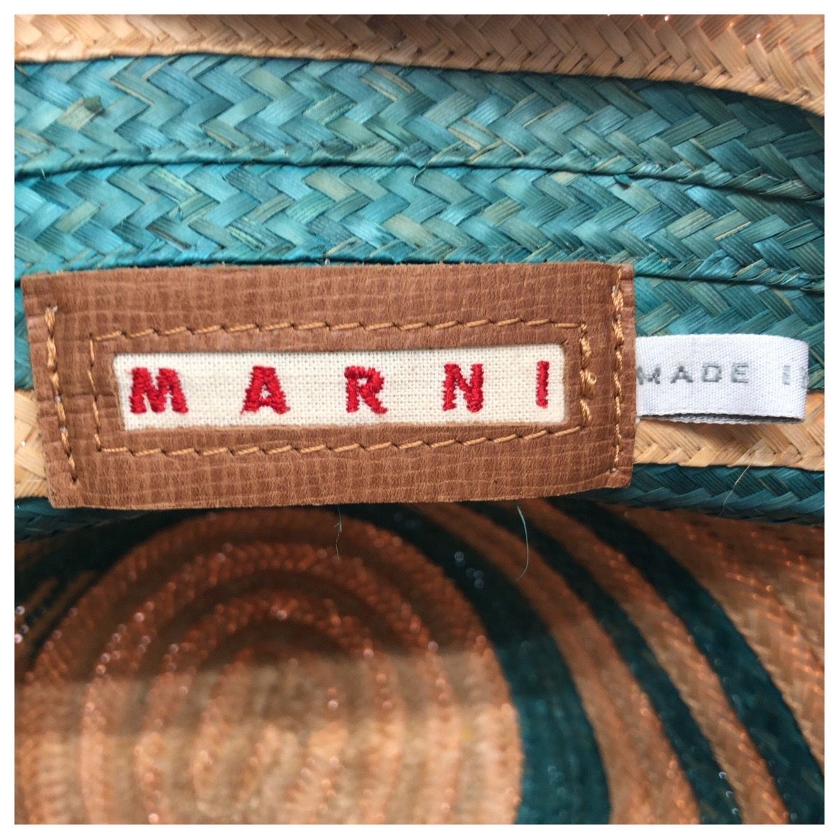 美品 MARNI マルニ ベージュ ライトブルー ストロー ハンドバッグ 