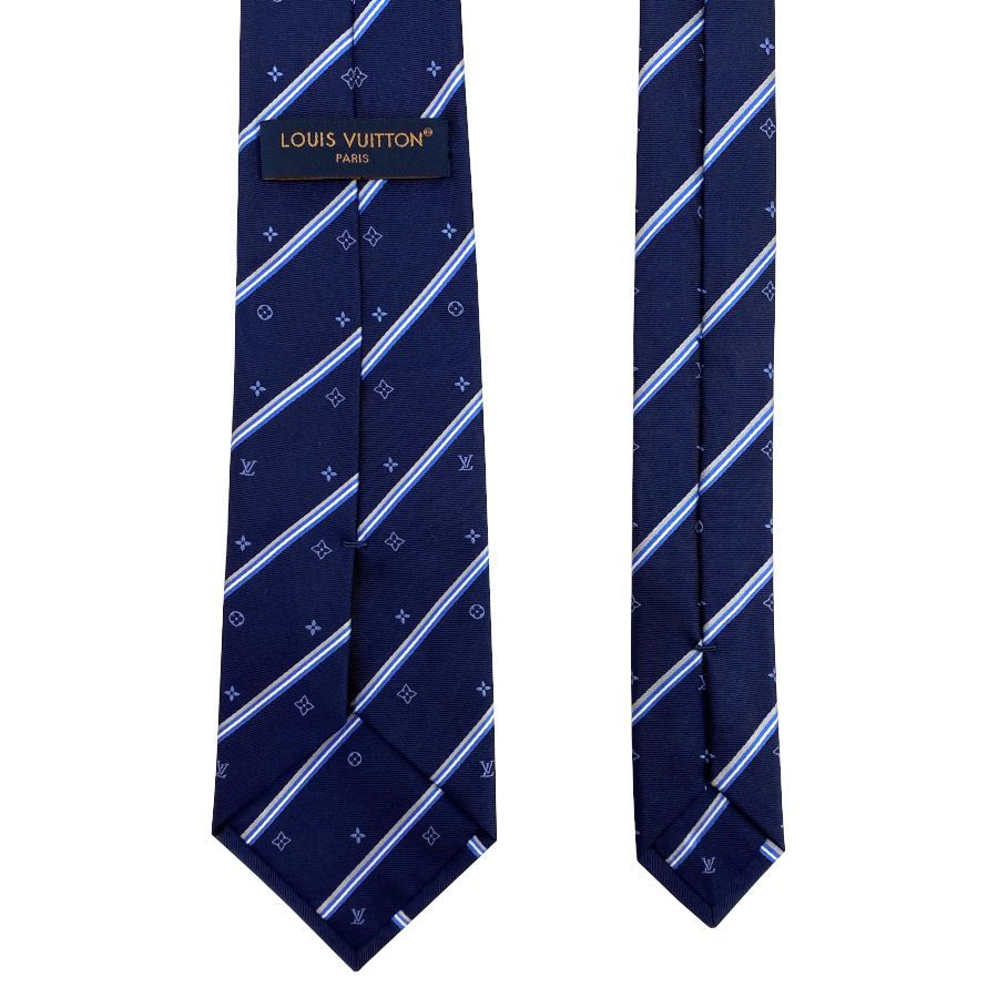 国内完売商品【新品】ルイヴィトン LOUIS VUITTON ネクタイ・モノグラムストライプ 8CM シルク 100% NAVY BLUE ネイビー 紺 青 モノグラム ロゴ プレゼント ギフト メンズ 男性 M94790 国内完売商品【新品】ルイヴィトン LOUIS VUITTON ネクタイ・モノグラムストライプ 8CM シルク 100% NAVY BLUE ネイビー 紺 青 モノグラム ロゴ プレゼント ギフト メンズ 男性 M94790