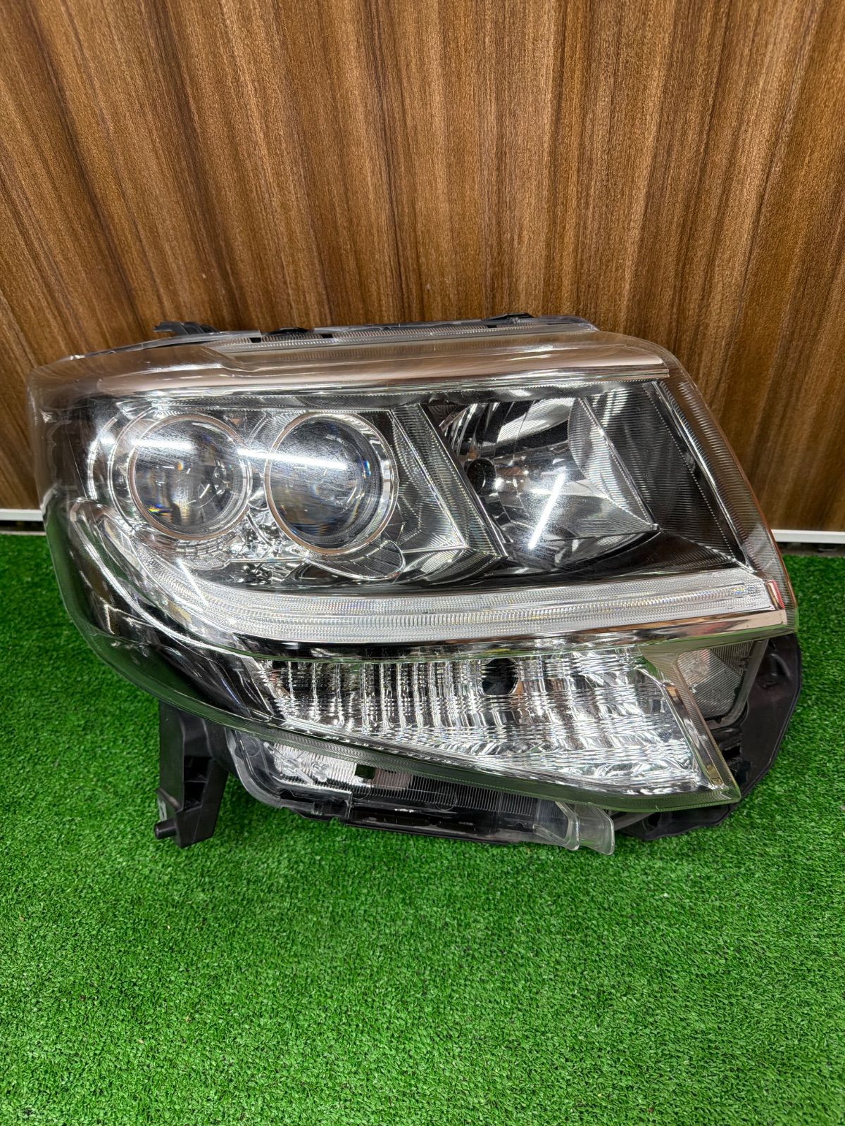 ダイハツ　タントカスタム　LA600S　純正　右側　ヘッドライト　KOITO 100-51392　(1175)