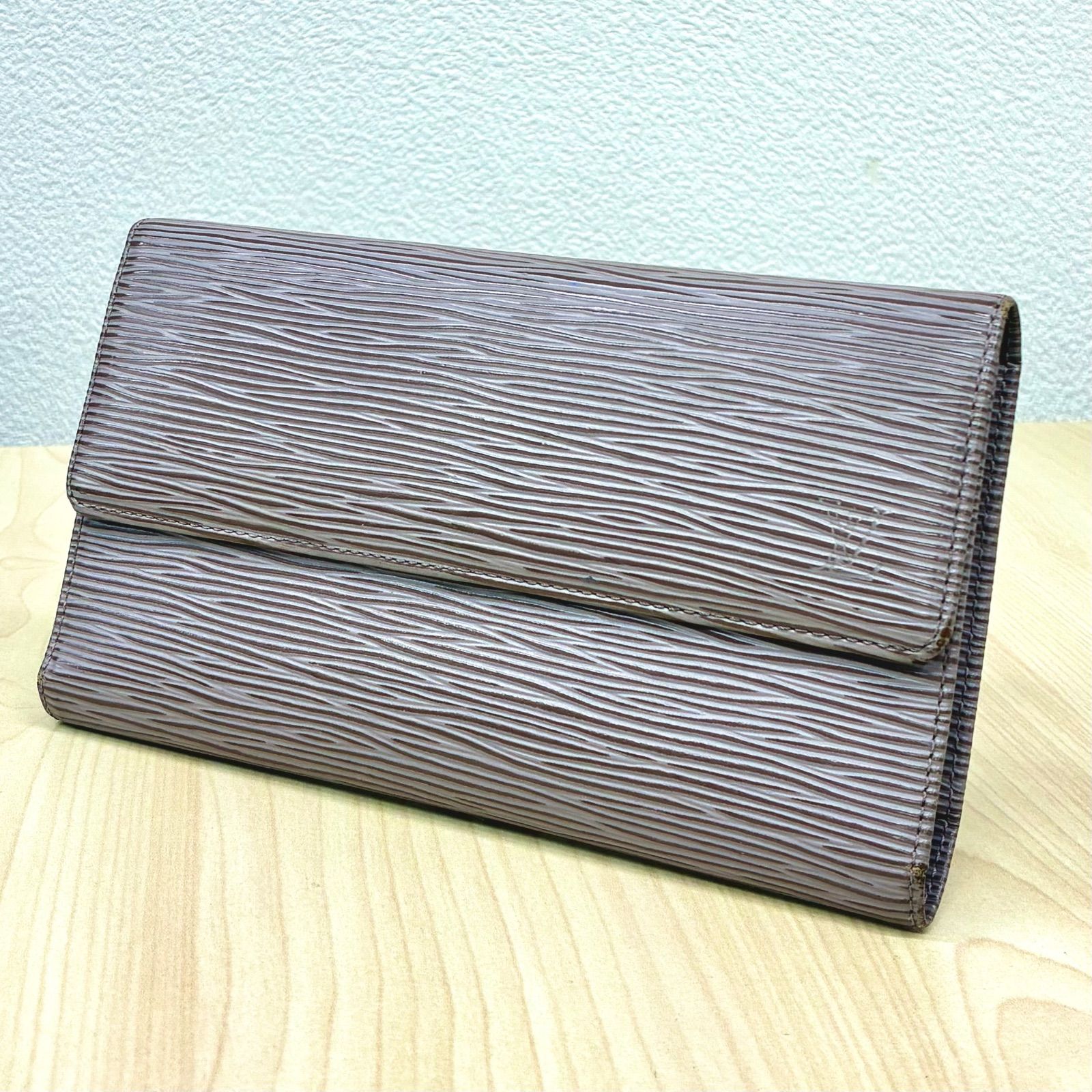 ルイヴィトン LOUIS VUITTON】ポルトトレゾーウォレット エピライン