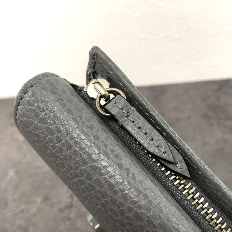 送料込み！ 未使用品 GUCCI コンパクトウォレット 644407 箱付き ☆プレゼントにも☆ 385