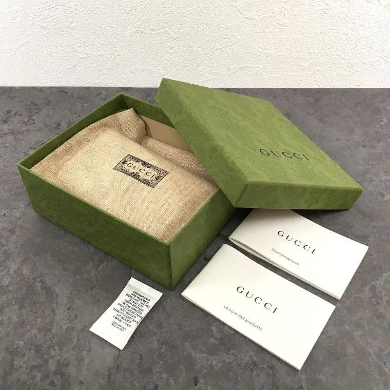 送料込み！ 未使用品 GUCCI コンパクトウォレット 644407 箱付き ☆プレゼントにも☆ 385