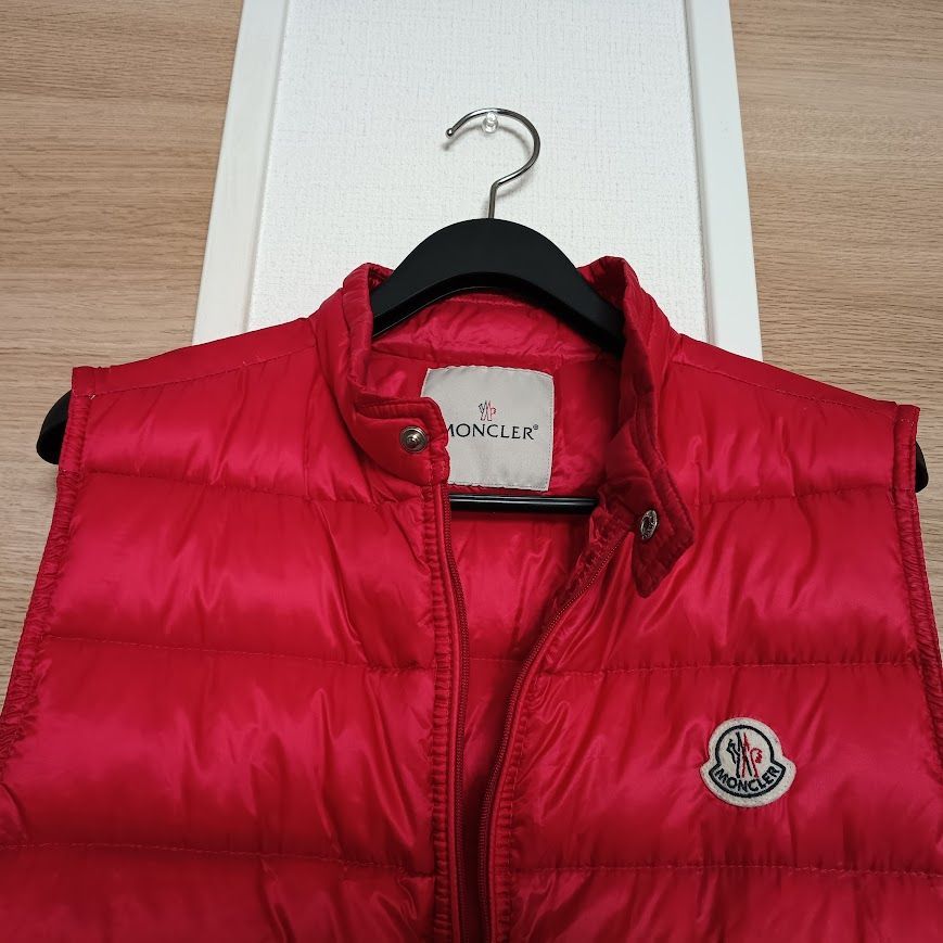 美品【スプレンダーズ正規品】MONCLER モンクレール ダウンベスト 赤