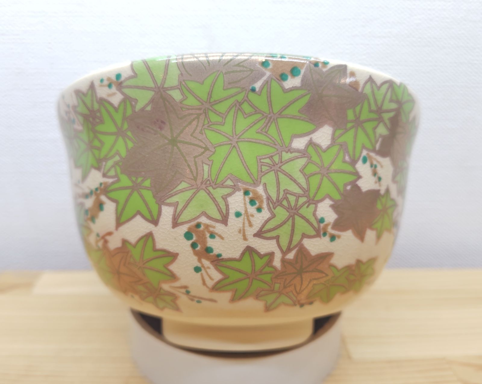 逢絢亭・新品】茶道具 茶碗 美濃焼 仁清 青楓の絵 宮地英香 紙箱入り