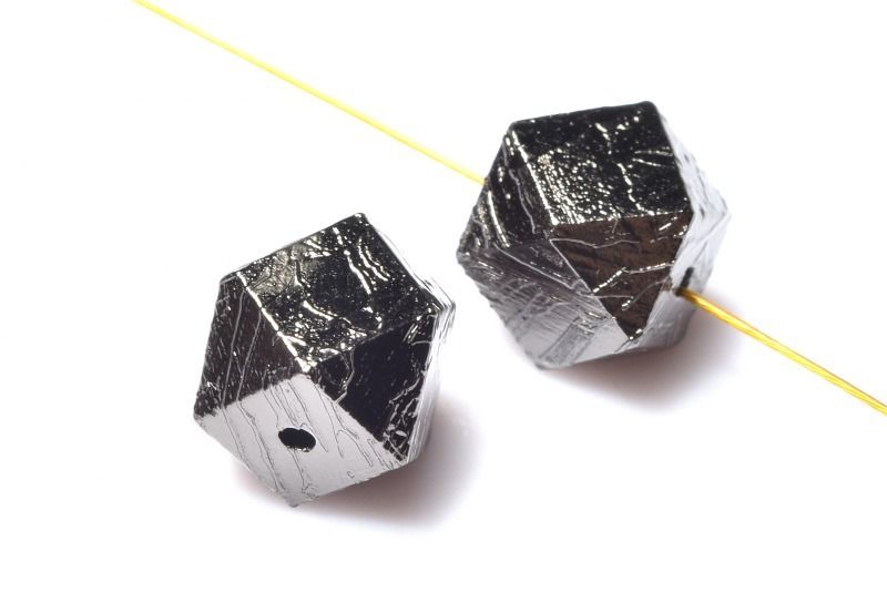 高品質◇粒売り アルタイ隕石(メテオライト) 8x8mm ブラック