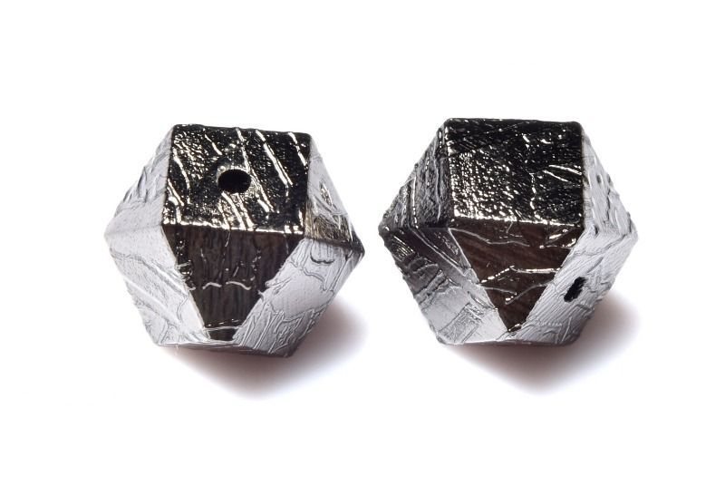 高品質◇粒売り アルタイ隕石(メテオライト) 8x8mm ブラック