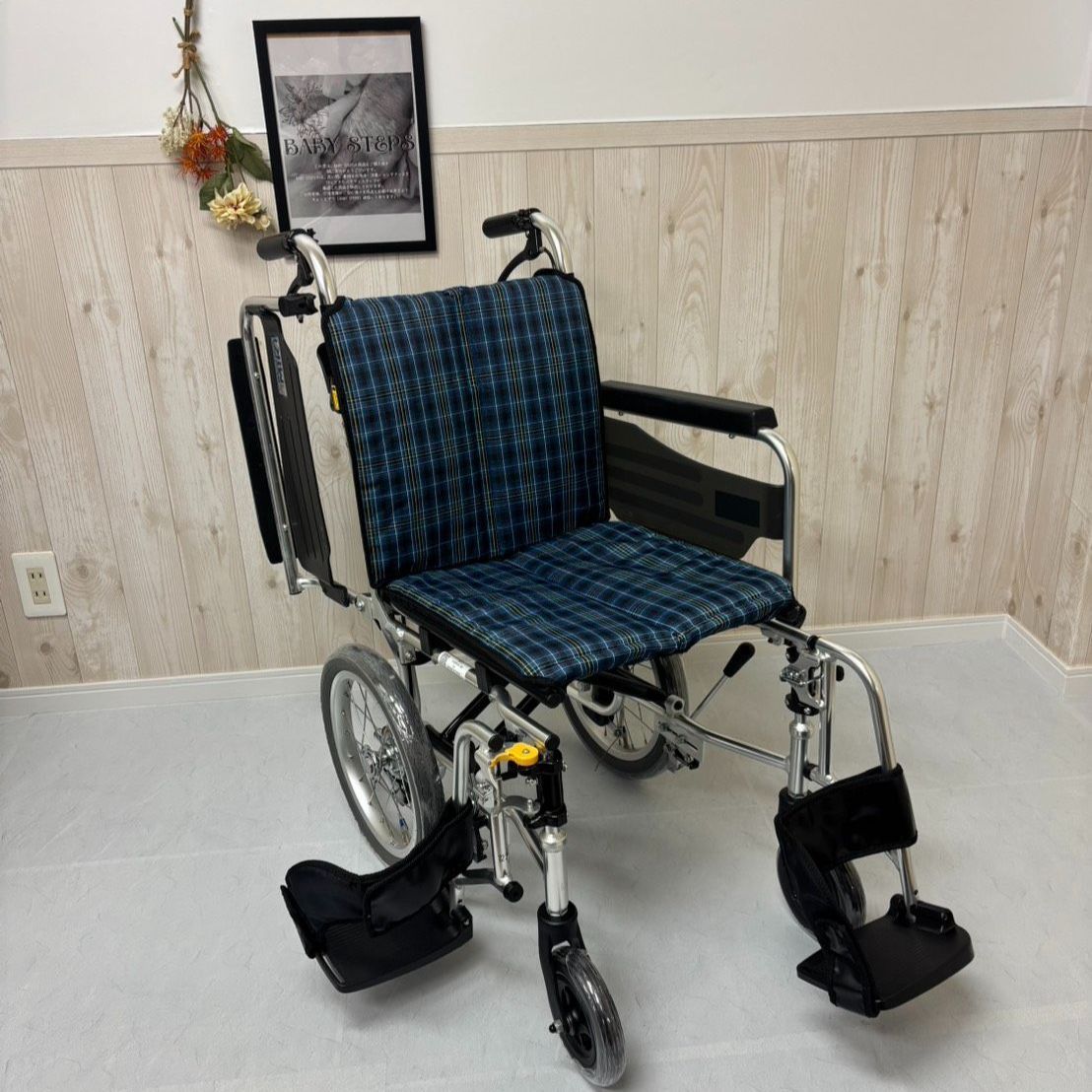 消毒済 中古 車椅子】すぐ使える車椅子 美品 SKT-2 Miki 介助車椅子 消毒済 中古 車椅子】すぐ使える車椅子 美品 SKT-2 Miki 介助車椅子