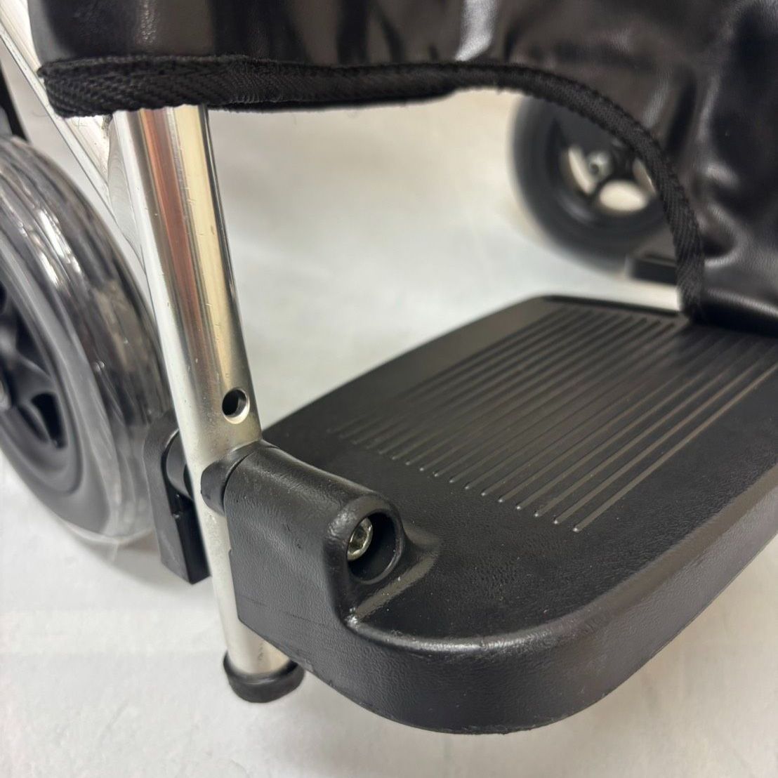 消毒済 中古 車椅子】すぐ使える車椅子 美品 SKT-2 Miki 介助車椅子