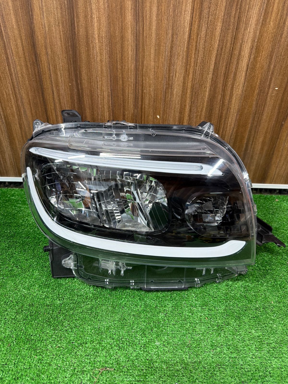 ダイハツ　タント　LA650S　純正　右側　ヘッドライト　KOITO 100-69074　(1178)