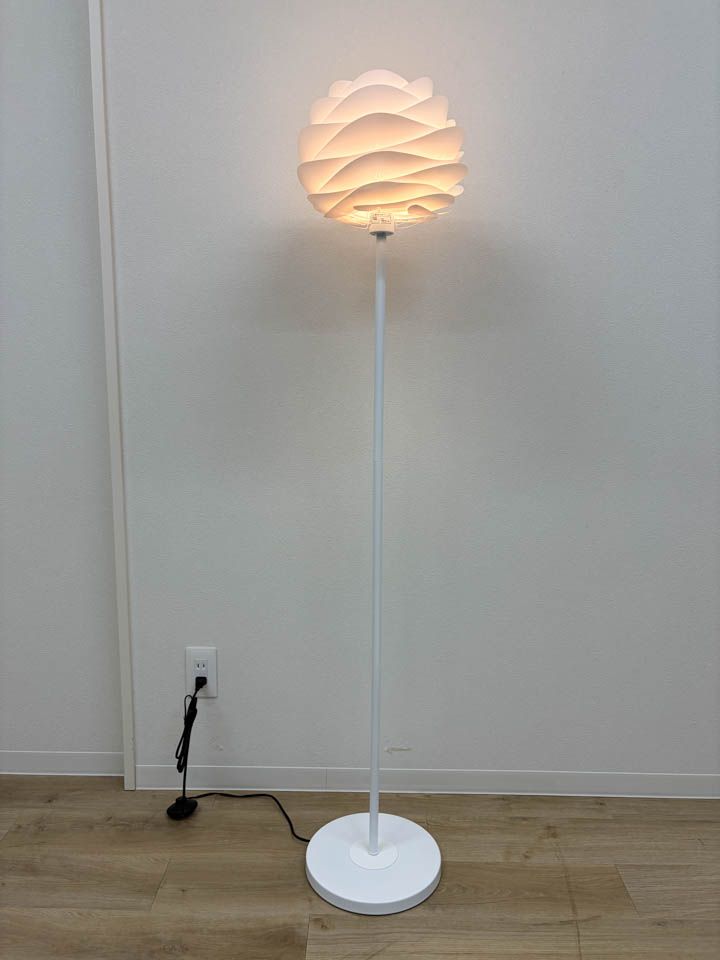 【展示品】定価2.8万 エルックス カルミナミニ フロアライト ホワイト×ホワイトスタンド 組立式 電球なし 個人未使用【送料無料】 15,584円