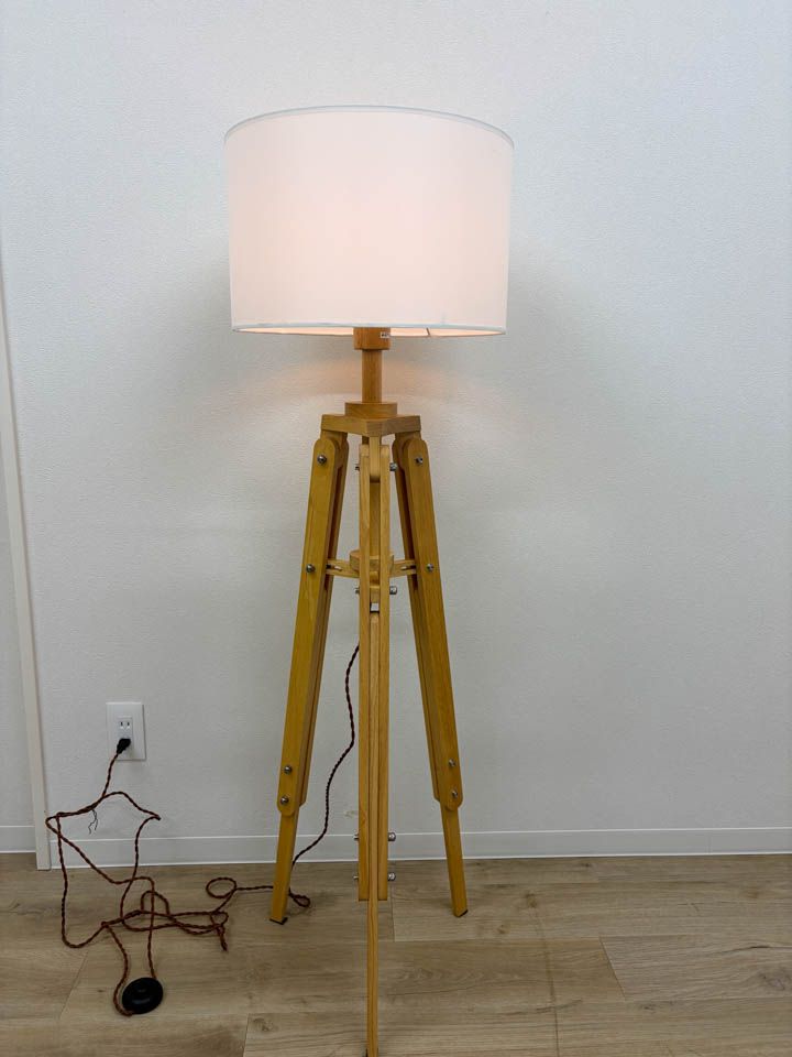 【展示品】定価4万円 東谷 スタンドライト 北欧 ナチュラル おしゃれ 組立式 電球なし フロアライト フロアランプ 個人未使用【送料無料】 10,430円