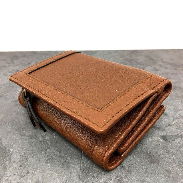 178 送料込み！ 未使用品 GUCCI コンパクトウォレット 658633 ダイアナ 箱付き