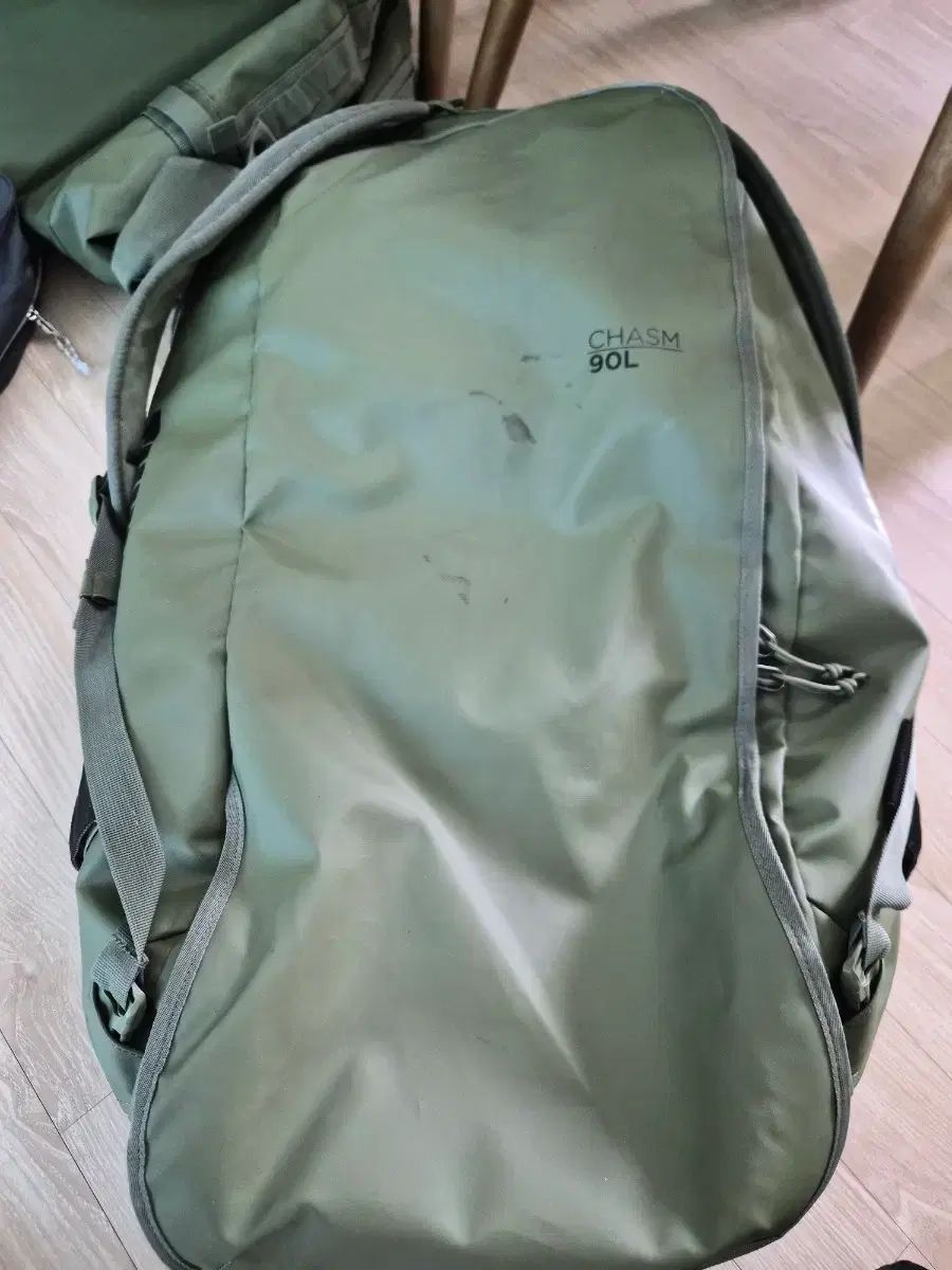 THULE(スーリー) キャズム2 90L (オリーブ) 出品