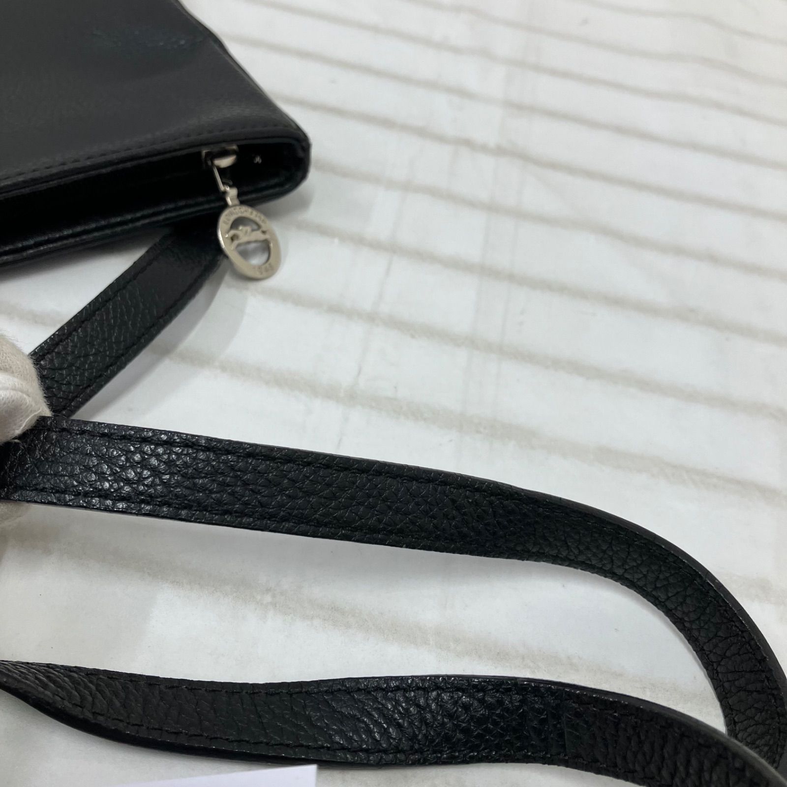 441 LONGCHAMP ロンシャン ショルダーバッグ ブラック系 黒 レザー 馬 