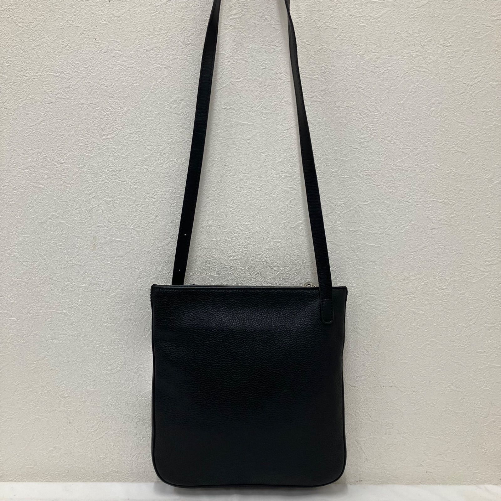 441 LONGCHAMP ロンシャン ショルダーバッグ ブラック系 黒 レザー 馬 