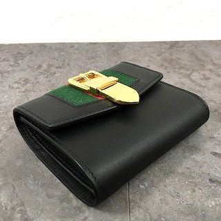 163 送料込み! 未使用品 GUCCI コンパクトウォレット シルヴィ 476081 ブラック 箱付き 163 送料込み! 未使用品 GUCCI コンパクトウォレット シルヴィ 476081 ブラック 箱付き