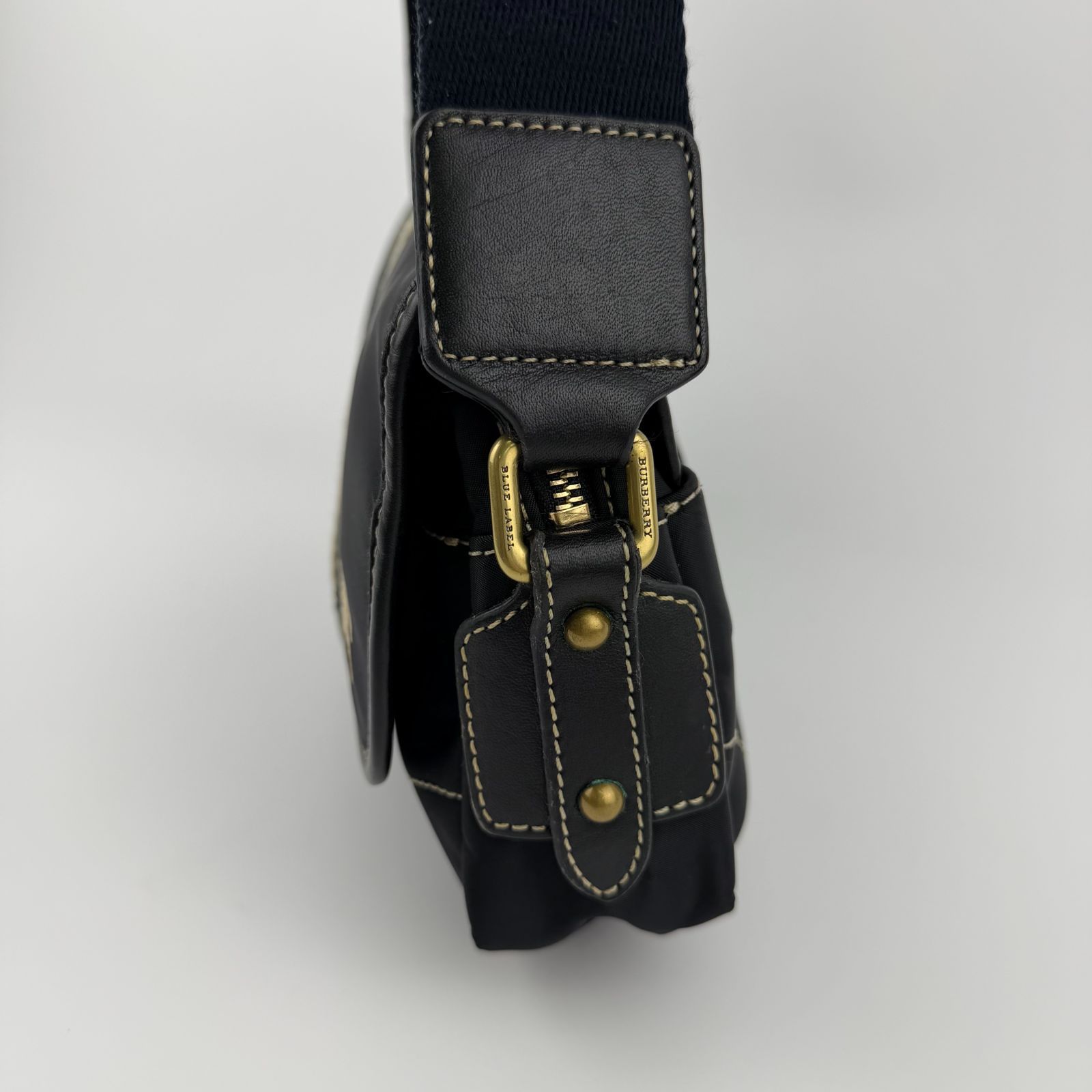 中古】BURBERRY バーバリー ショルダーバッグ ブラック ナイロン 